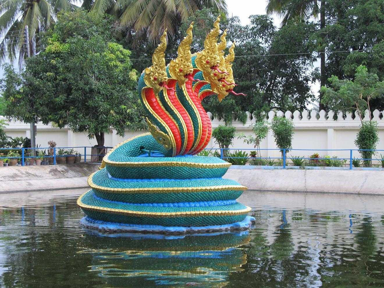 Wat Muang naga jako vodotrysk