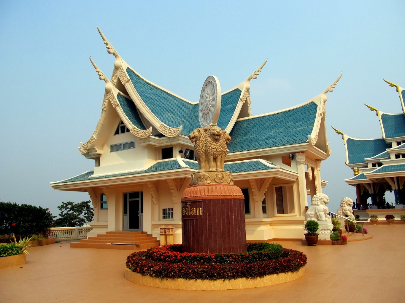 Wat Pa Phu Kon - Asókův sloup