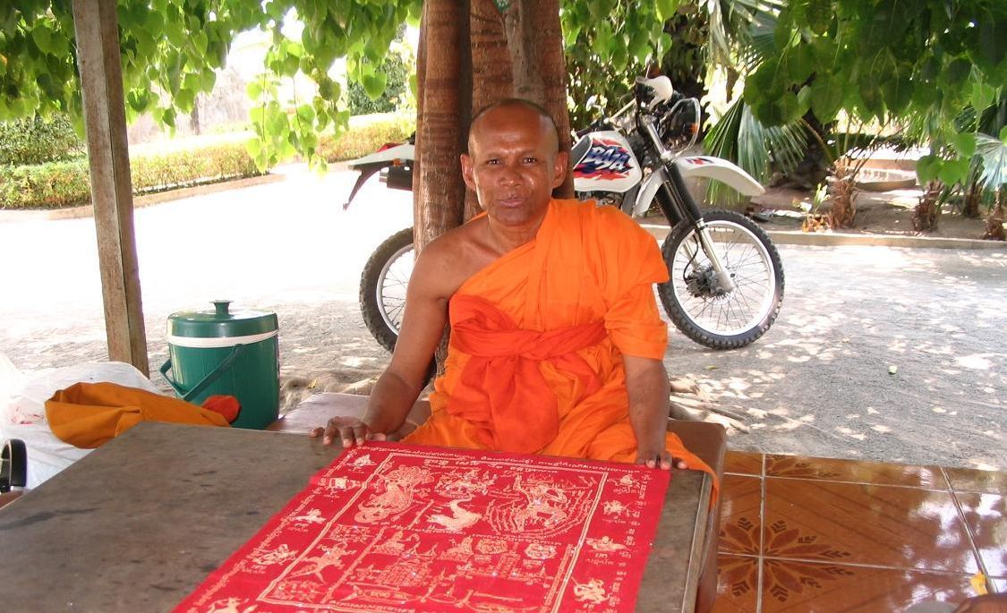 Opat-Saom-Sim-z-chramu-Wat-Phrasat