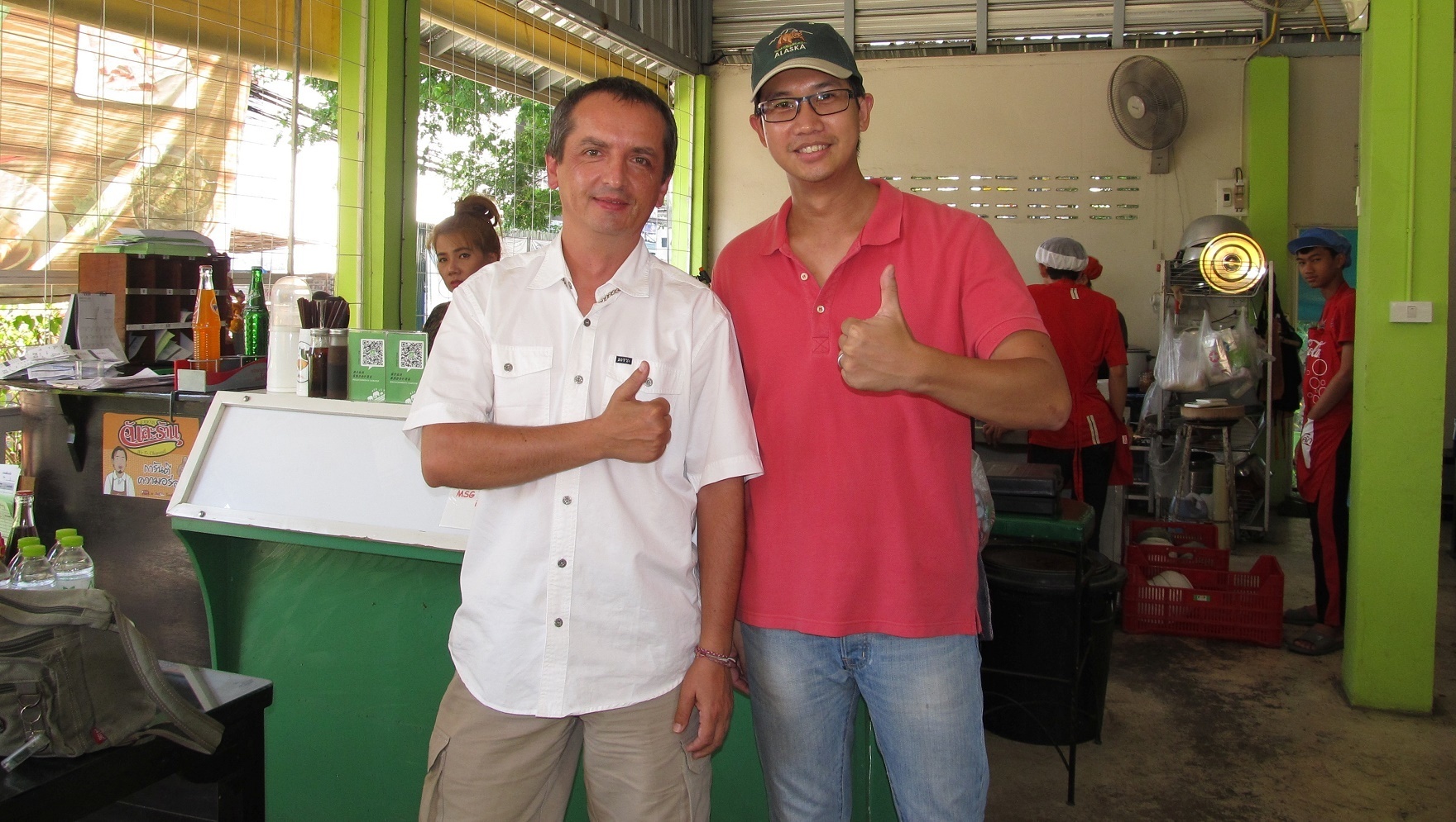 Sympatický majitel restaurace (vpravo)