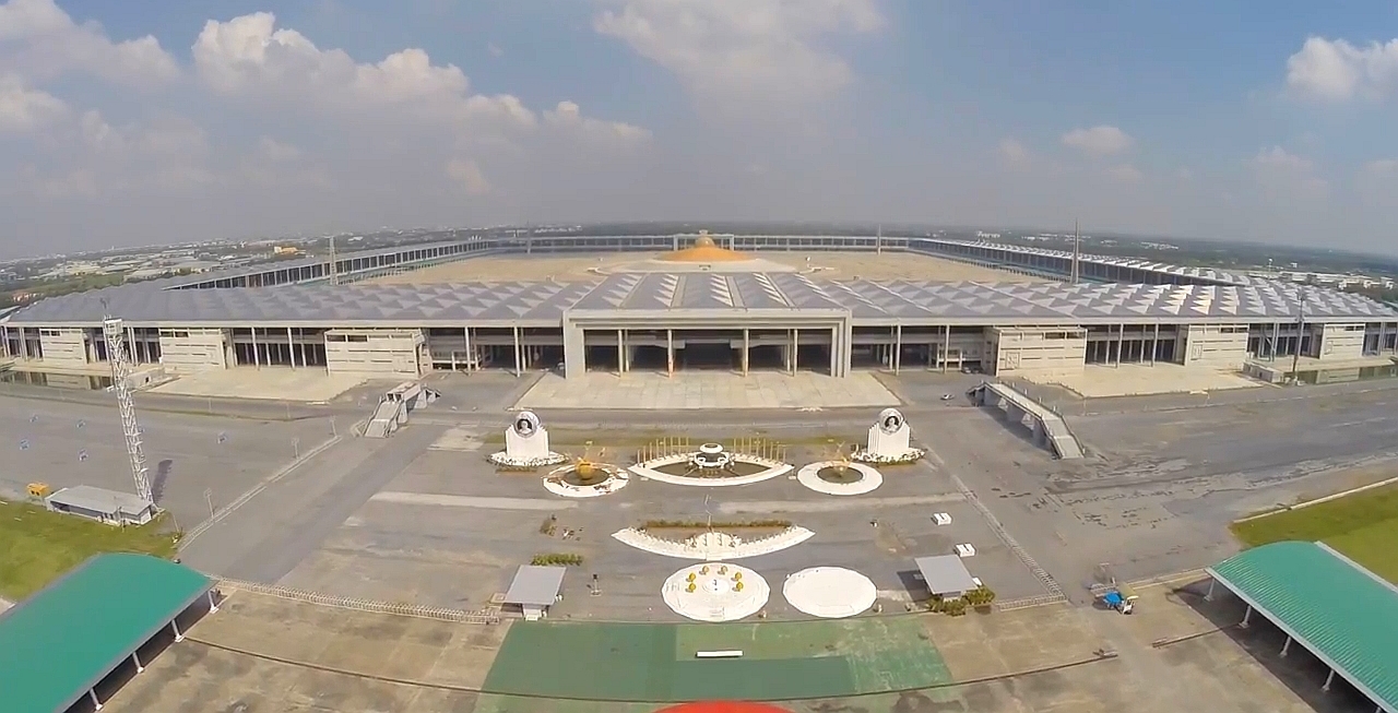 Meditační stadion - Wat Phra Dhammakaya - Thajsko.