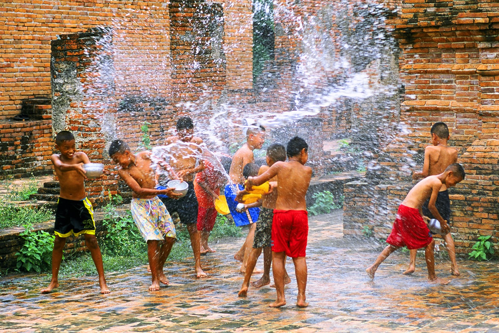 Nejvíce si svátek užijí děti - Songkran Thajsko
