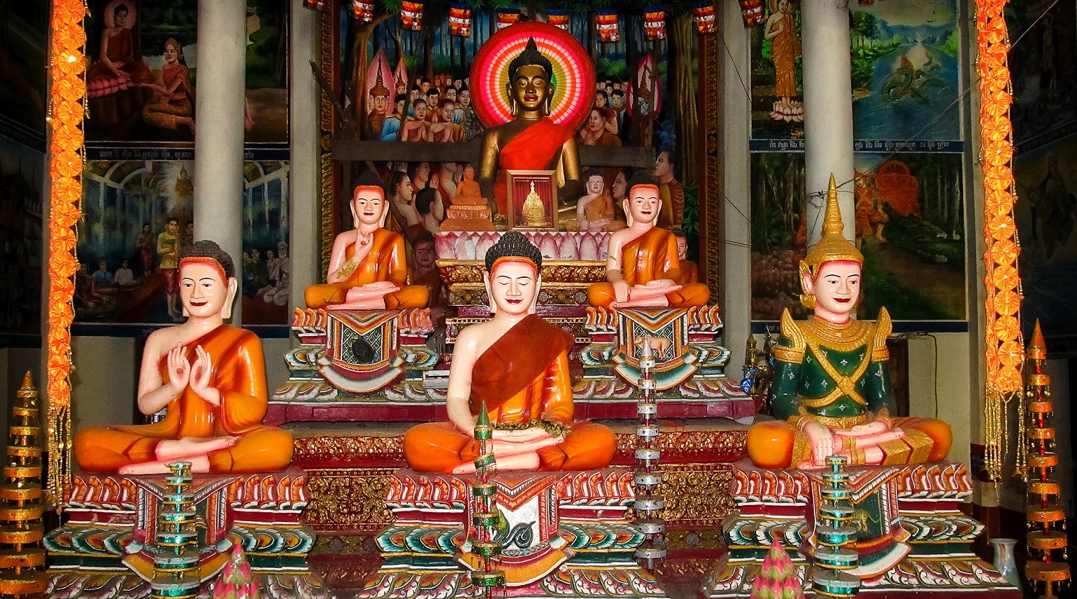 Oltář pěti Buddhů - Kep - Kambodža
