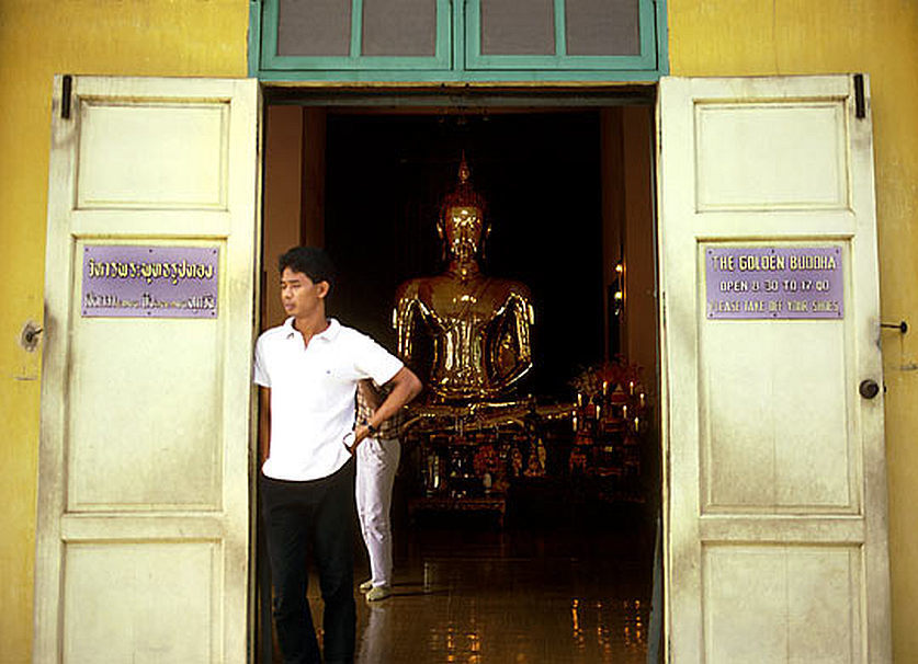 Vchod do původní kaple ve které byl umístěn Zlatý Buddha
