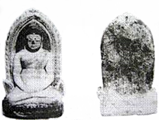 Dva tisíce let stará socha Phra Songachai, nalezená 1922 v Indii