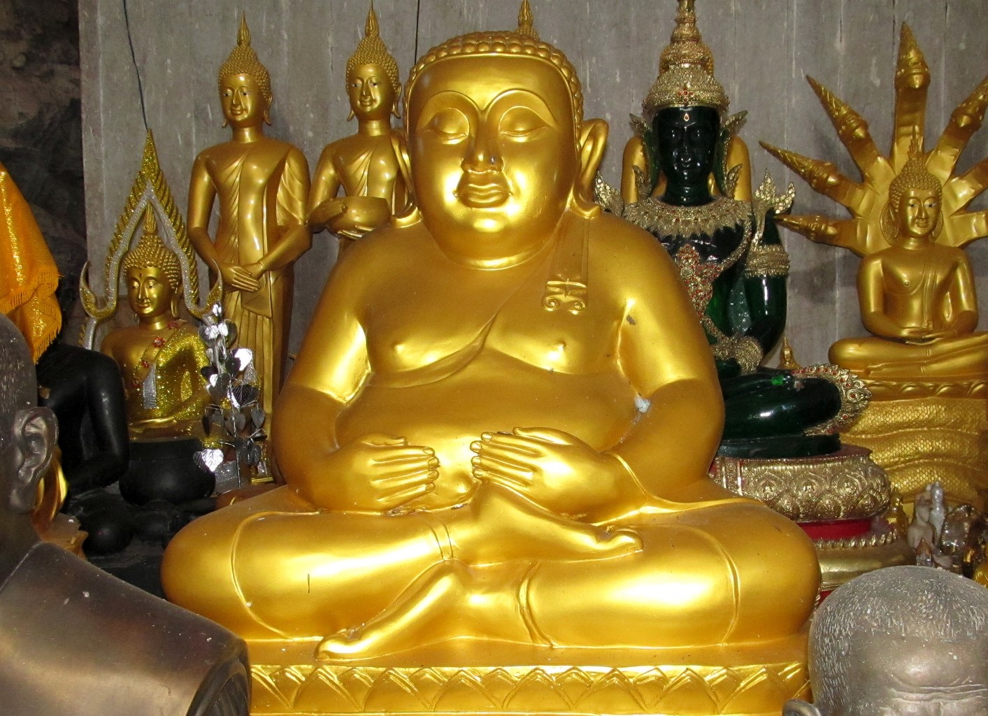 Phra Songachai - Wat Tham Puang -Sakon Nakhon