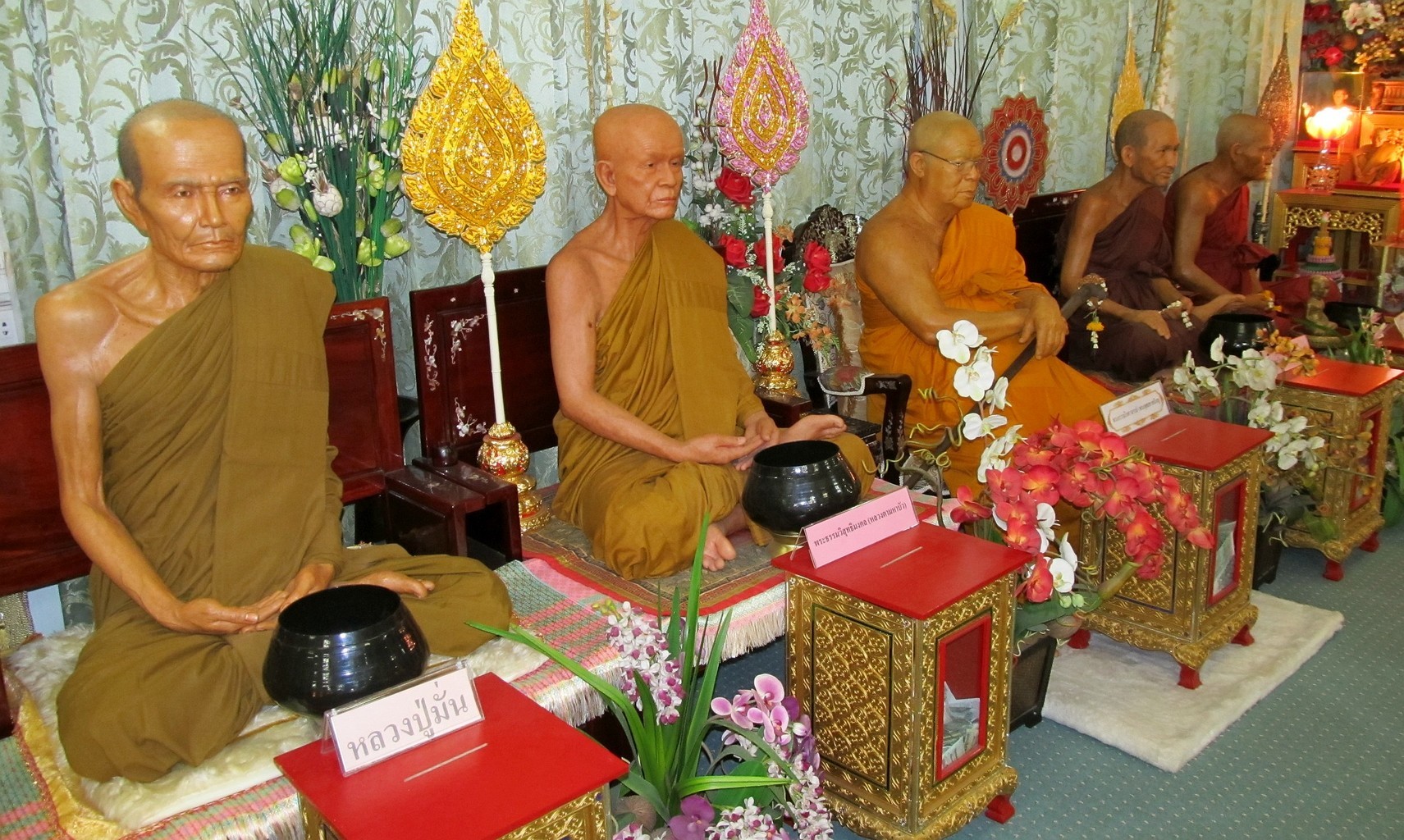 Thajští arahaté Wat Karon - Ayutthaya
