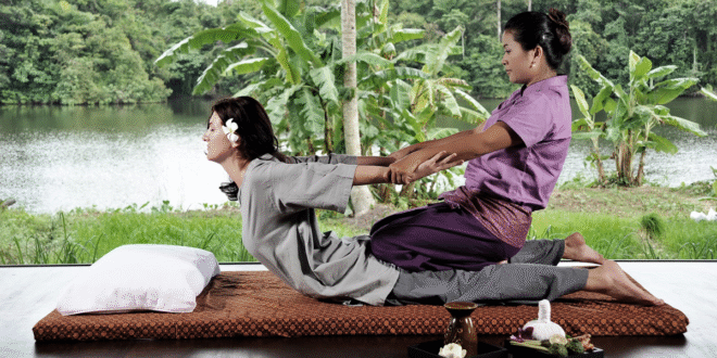 Relaxace, masáž, thajsko, příroda, wellness, terapie, odpočinek, exotika, wellness centrum, přírodní prostředí.