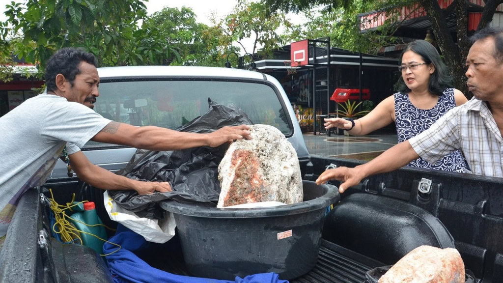 Thajsko a Kambodža, tradiční kultura a místní lidé v tropické vesnici.
