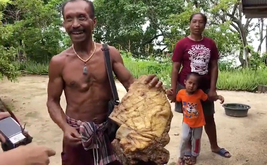 Thajsko a Kambodža, tradiční kultura a místní lidé v tropické vesnici.